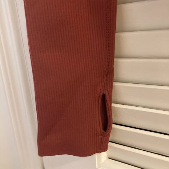 Lululemon Rest Less Cropped Half-Zip, Red and Black Pattern - Size 4 - Picture 10 of 10